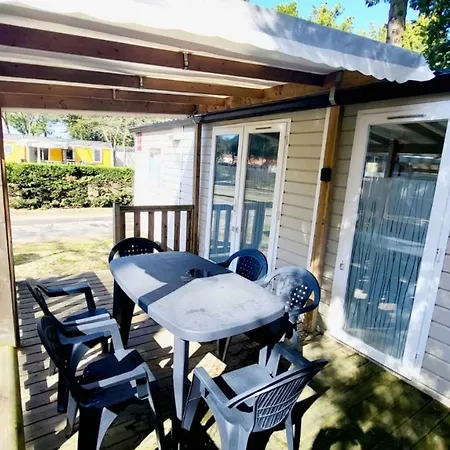 Bungalow De 3 Chambres Avec Piscine Partagee Terrasse Et Wifi A Jean De Monts A 3 Km De La Nyaraló