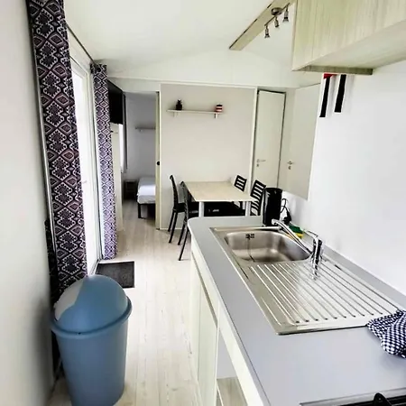 Bungalow De 3 Chambres Avec Piscine Partagee Terrasse Et Wifi A Jean De Monts A 3 Km De La