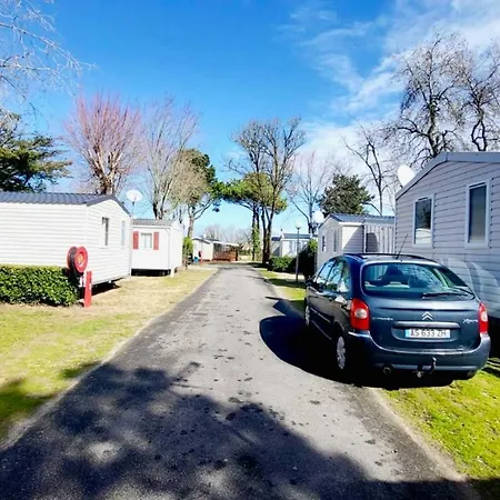 Bungalow De 3 Chambres Avec Piscine Partagee Terrasse Et Wifi A Jean De Monts A 3 Km De La * Saint-Jean-de-Monts