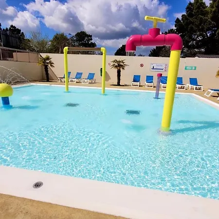 Bungalow De 3 Chambres Avec Piscine Partagee Terrasse Et Wifi A Jean De Monts A 3 Km De La Nyaraló