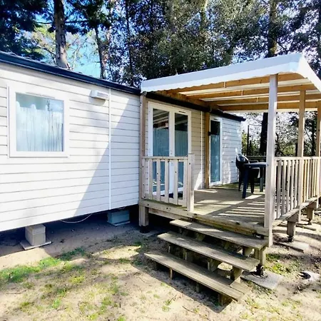 Bungalow De 3 Chambres Avec Piscine Partagee Terrasse Et Wifi A Jean De Monts A 3 Km De La *